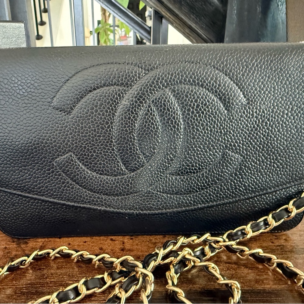 CHANEL Caviar WOC (Wallet on Chain) – 24K Gold Hardware | Versatile Black - Picture 3 of 17